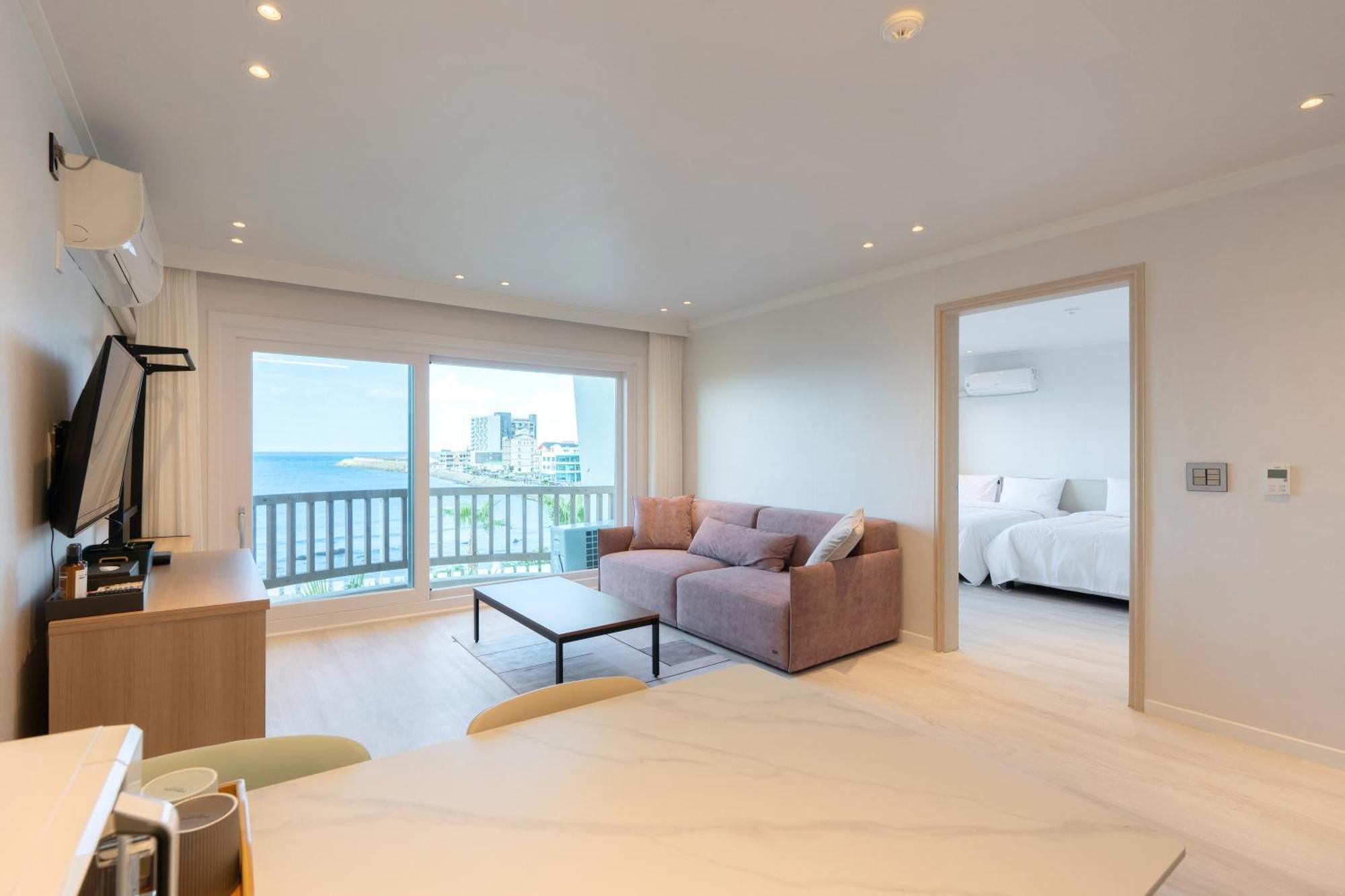 Ocean Palade Hotel เมืองเชจู ภายนอก รูปภาพ