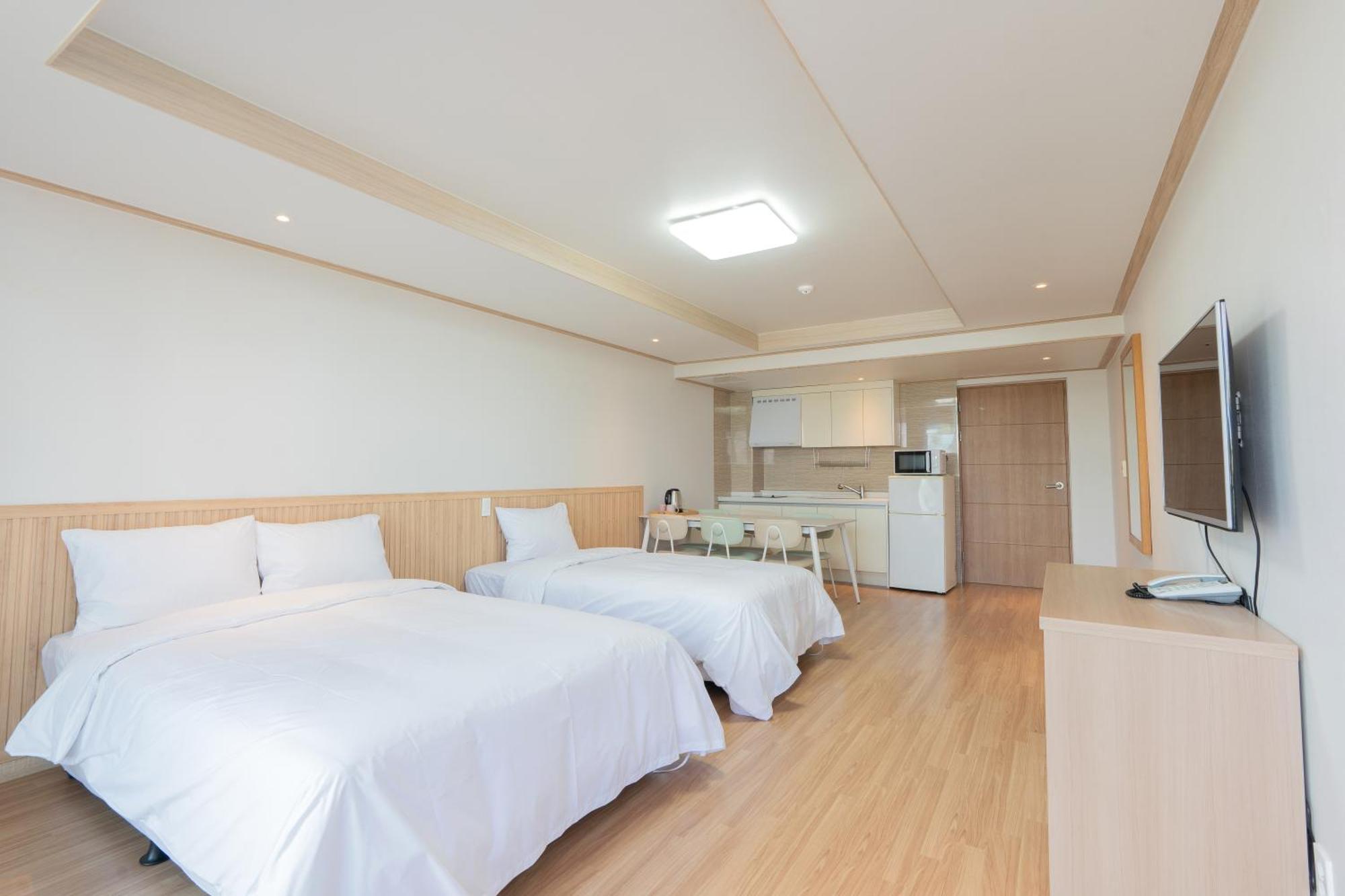 Ocean Palade Hotel เมืองเชจู ภายนอก รูปภาพ